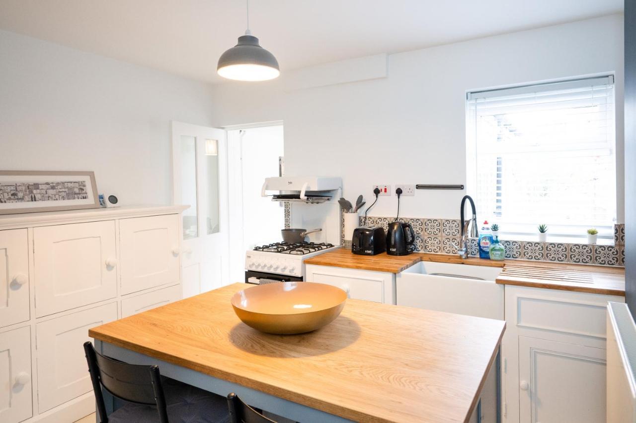Stunning 2-Bedroom Home In City Centre With Wi-Fi! Royal Tunbridge Wells Exterior photo